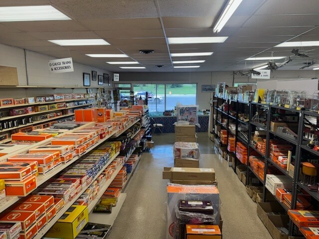 More Photos Of 7547 Williamson Rd, Hollins Storefront For Lease