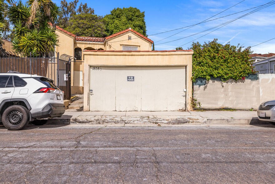 More Photos Of 1836 Lansdowne Ave, Los Angeles Multifamily For Sale