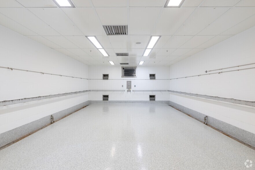 More Photos Of 311 Pennington Rocky Hill Rd, Pennington Unknown For Lease