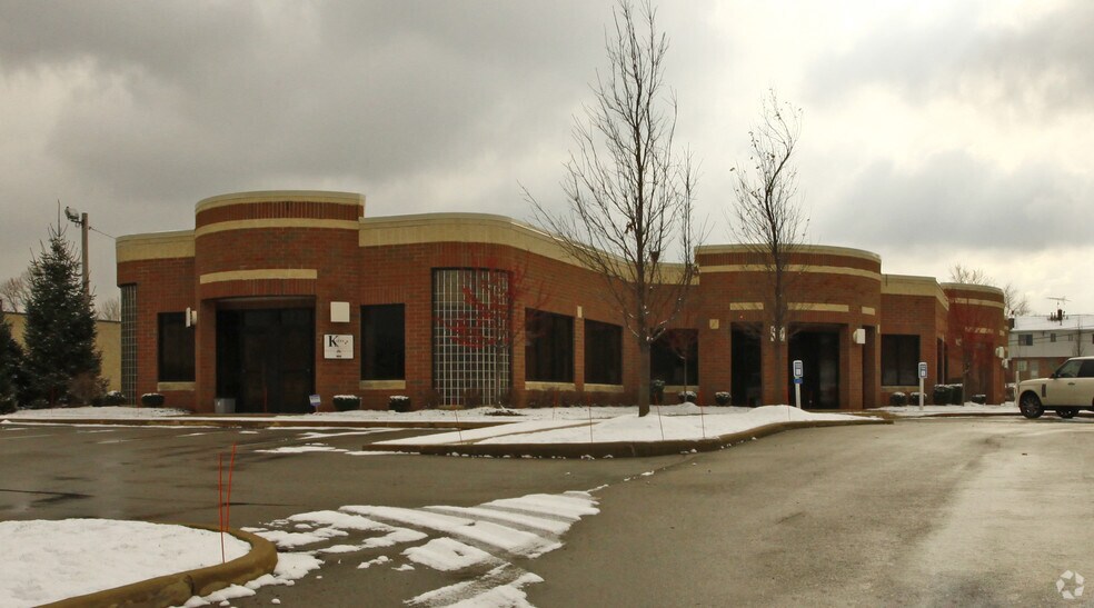 More Photos Of 26110 Emery Rd, Warrensville Heights Medical For Lease