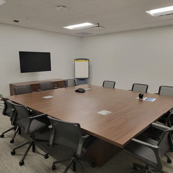 More Photos Of 500 Economy Ct, Freeport Office For Lease