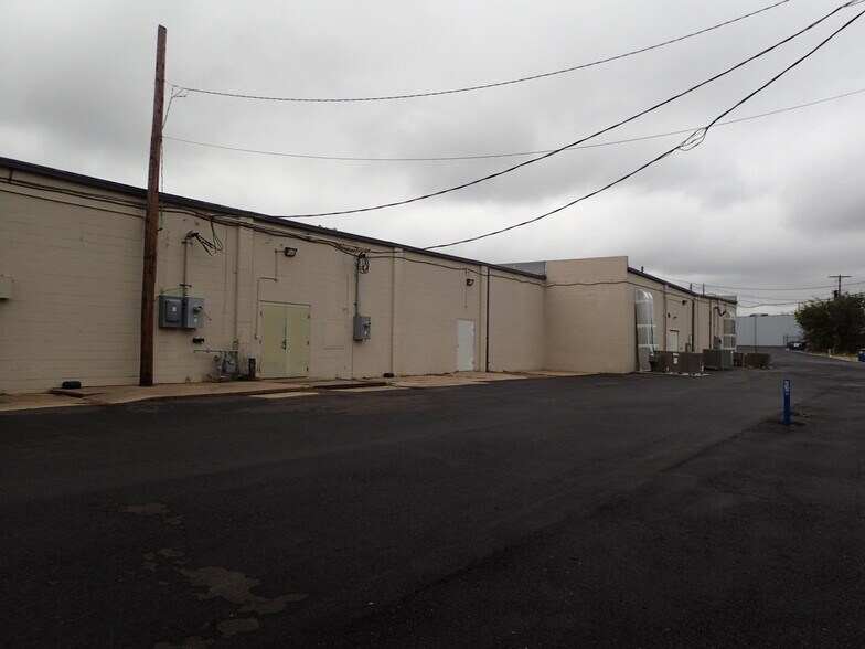 More Photos Of 1104 Highway 16 S, Graham Unknown For Lease