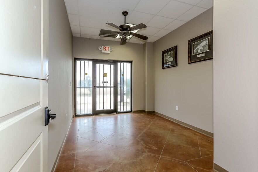 More Photos Of 14410 Mary Jane Ln, Tomball Office For Sale