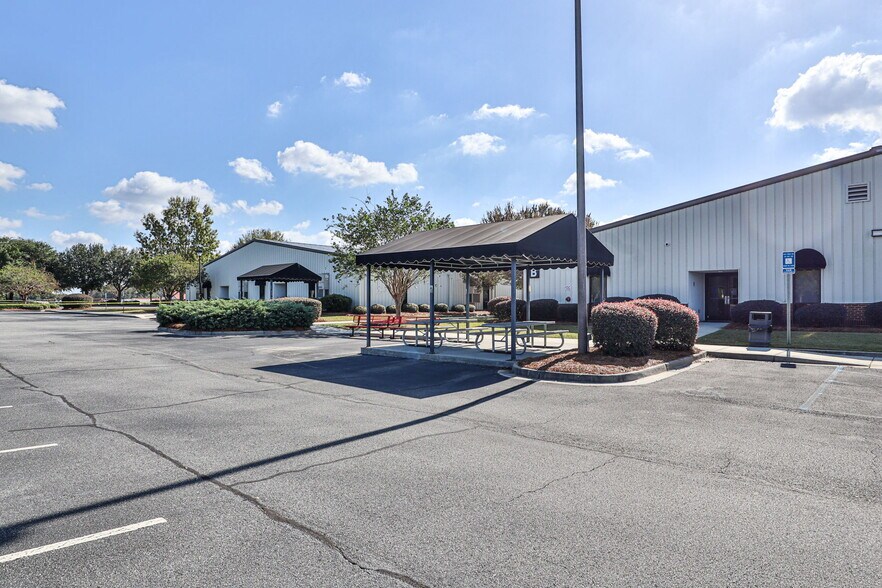 More Photos Of 4201 N Forrest St, Valdosta Schools For Lease