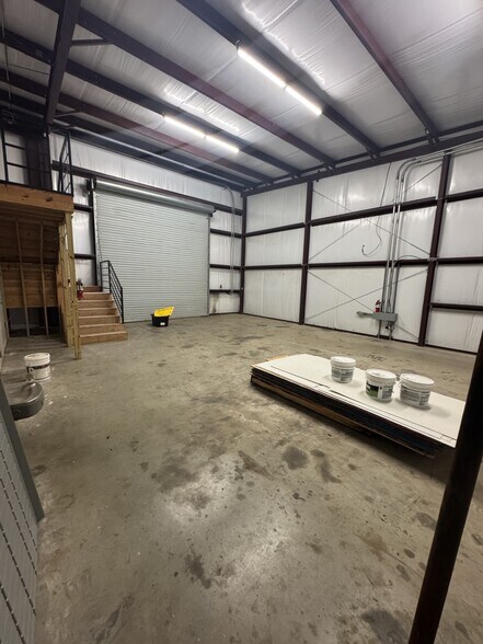 More Photos Of 2215 King Arthur Blvd, Baton Rouge Industrial For Sale