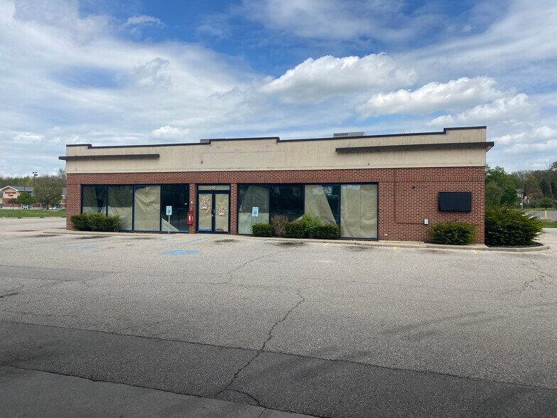 More Photos Of 3624 S Nappanee St, Elkhart Service Station For Lease