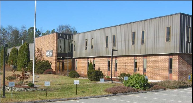 More Photos Of 60 Pulpit Rock Rd, Pelham Manufacturing For Lease