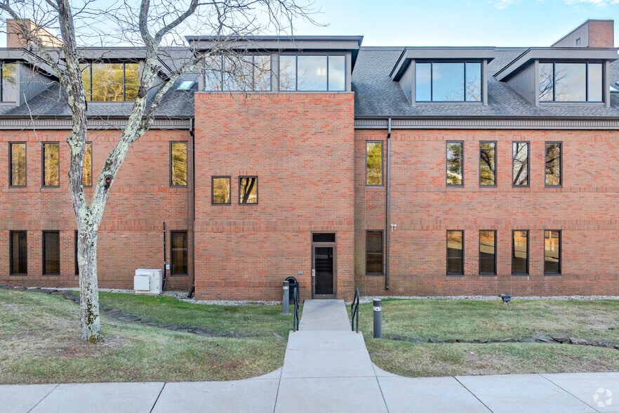 More Photos Of 22 Waterville Rd, Avon Medical For Sale