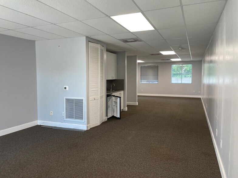 More Photos Of 5220 S University Dr, Davie Office For Lease