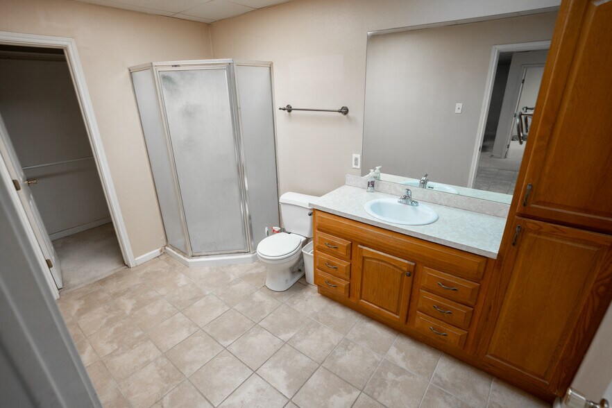 More Photos Of 4111 S County Road 1276, Midland Manufacturing For Sale