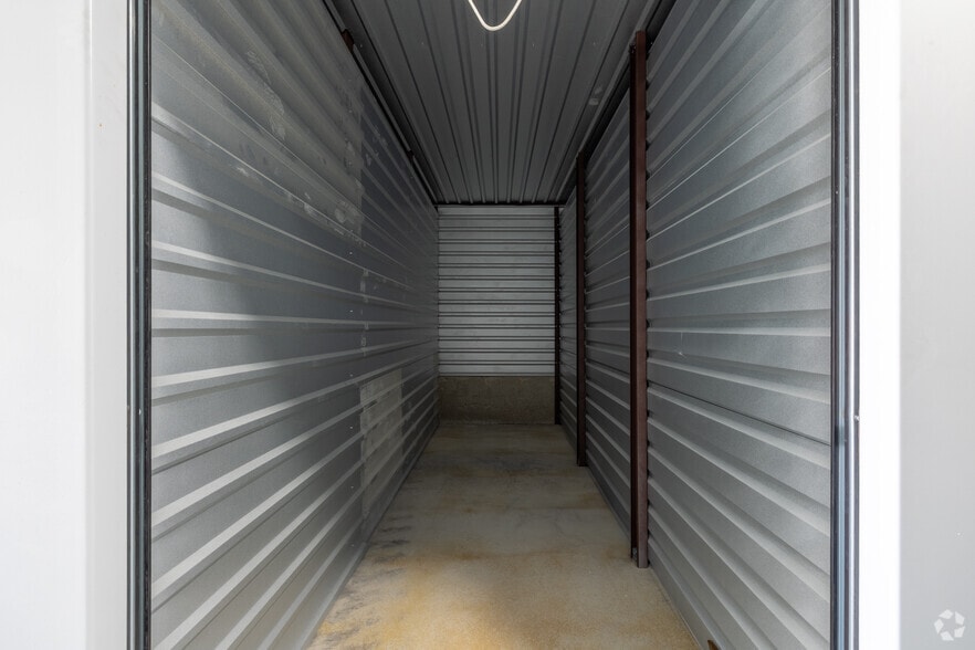 More Photos Of 6445 Green Valley Rd, Cibolo Self Storage For Sale