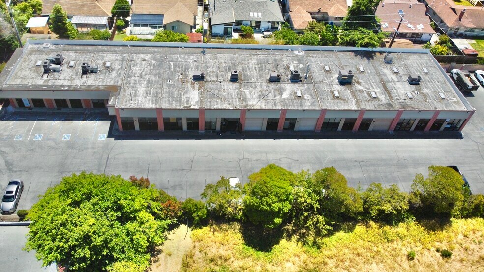More Photos Of 922 San Leandro Ave, Mountain View Light Manufacturing For Lease