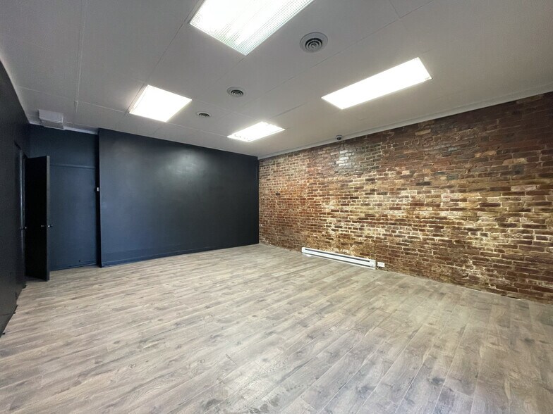 More Photos Of 848 E Warrington Ave, Pittsburgh General Retail For Lease