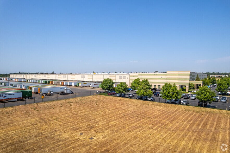 More Photos Of 4999 Depot Ct SE, Salem Distribution For Sale