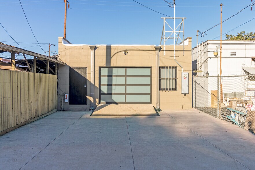 More Photos Of 1732 Victory Blvd, Glendale Loft Creative Space For Lease