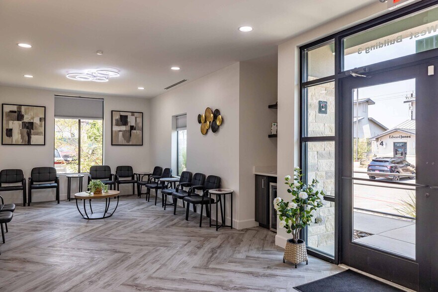 More Photos Of 27511 W IH-10, Boerne Medical For Lease