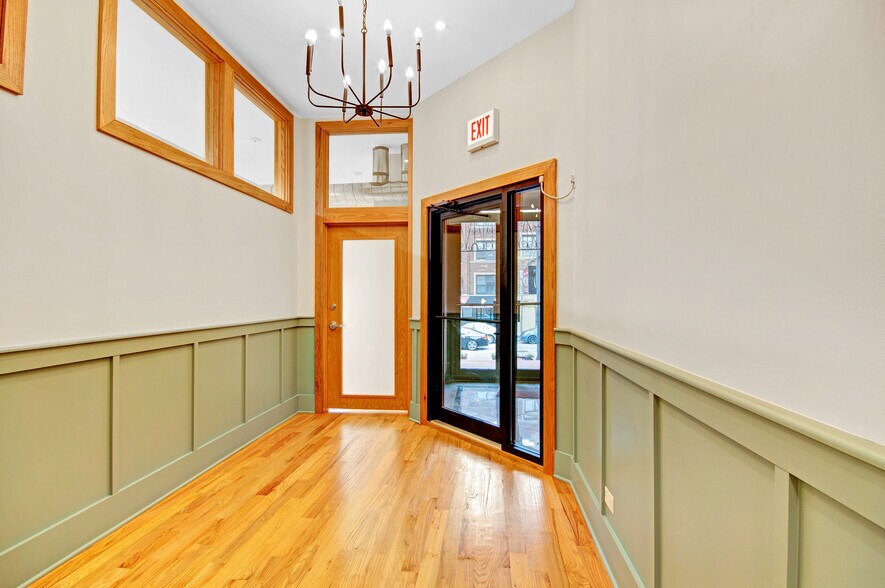 More Photos Of 435 W Diversey Pky, Chicago Apartments For Lease