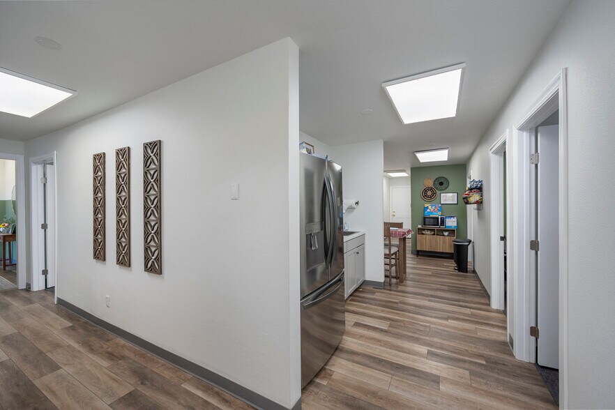 More Photos Of 830 Sharon Ave E, Moses Lake Office For Sale