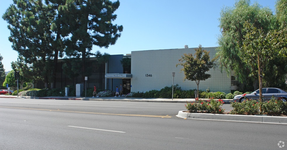 More Photos Of 1346 Foothill Blvd, La Cañada Flintridge Medical For Lease