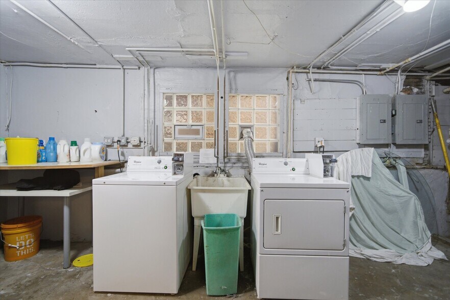 More Photos Of 2418 N Western Ave, Chicago Apartments For Sale