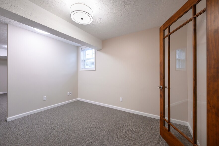 More Photos Of 216 E Reynolds Rd, Lexington Office For Lease