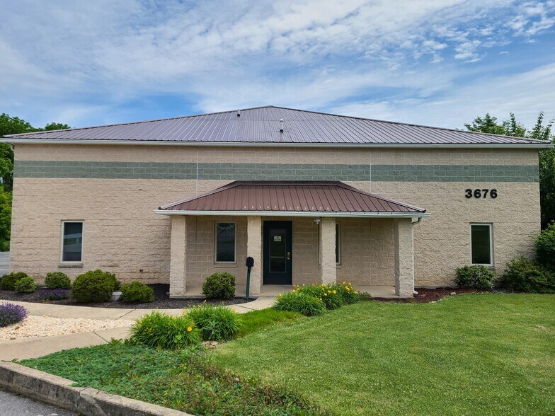 Primary Photo Of 3676 Crescent Ct E, Whitehall Warehouse For Lease