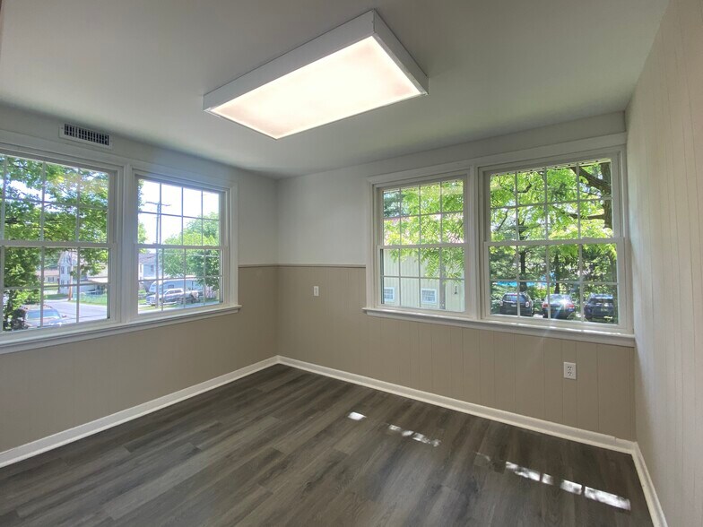 More Photos Of 53 W Brandt Blvd, Salunga Office Residential For Lease