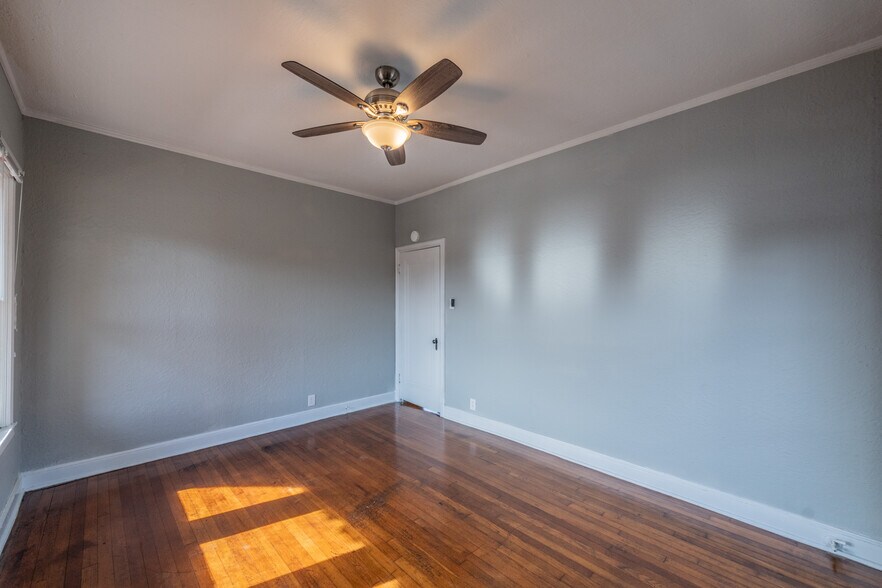 More Photos Of 403 W Hollywood Ave, San Antonio Apartments For Sale