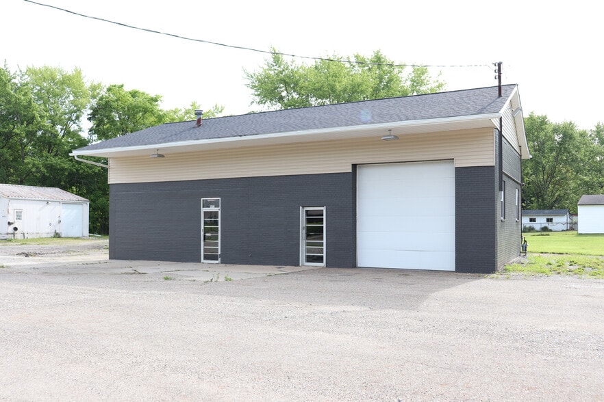 More Photos Of 1475 Massillon Rd, Akron Convenience Store For Sale