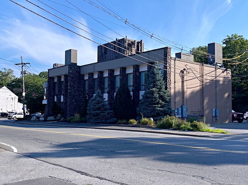 More Photos Of 1 Mountain Rd, Burlington Office For Lease