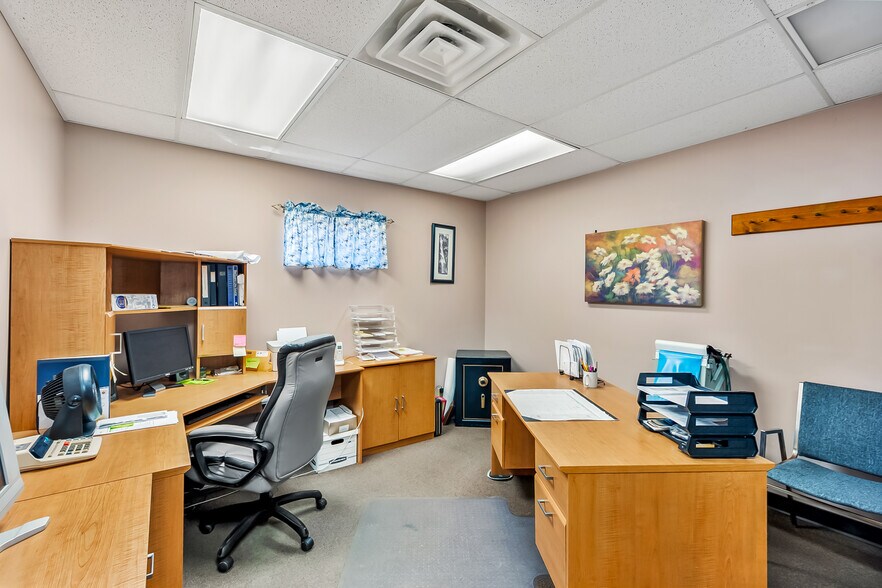 More Photos Of 1932 Bealer Dr, Marion General Retail For Sale