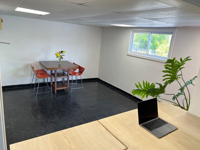 More Photos Of 33 Zabelle Ave, Auburn Restaurant For Sale