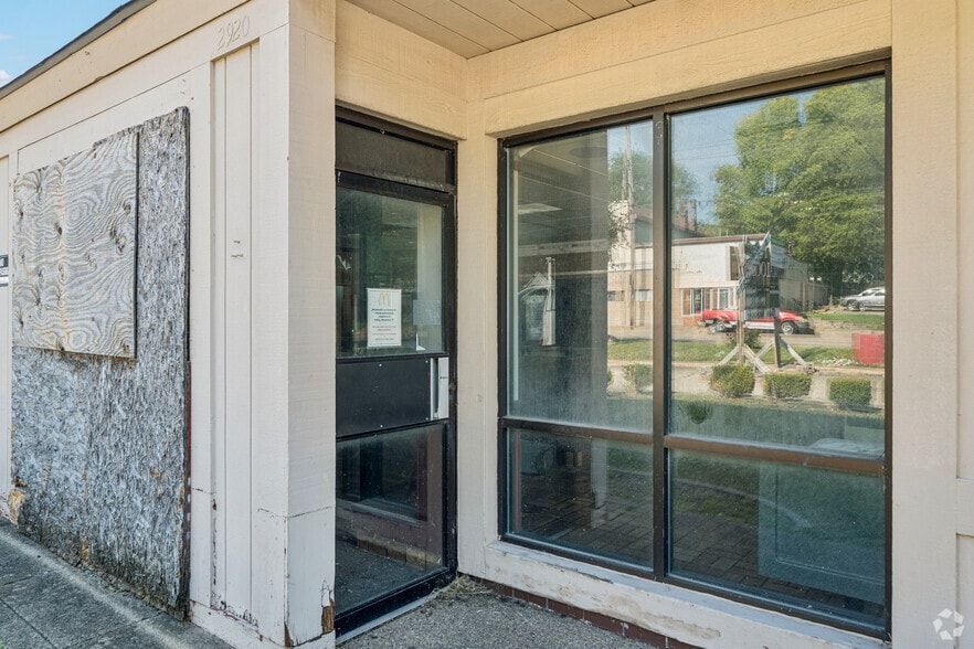 More Photos Of 2920 NE Adams St, Peoria Freestanding For Sale