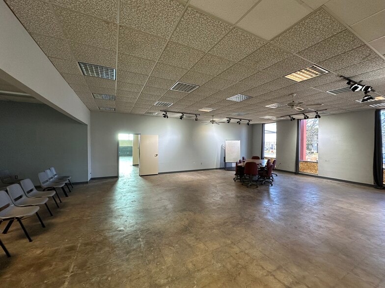 More Photos Of 5999 New Peachtree Rd, Doraville Loft Creative Space For Lease
