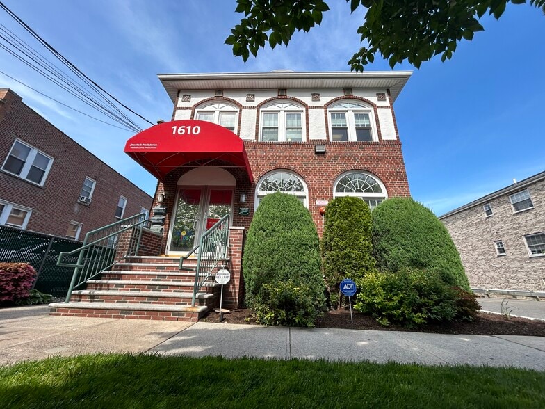 Primary Photo Of 1610 Williamsbridge Rd, Bronx Medical For Lease
