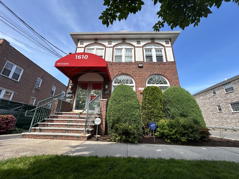 Primary Photo Of 1610 Williamsbridge Rd, Bronx Medical For Sale