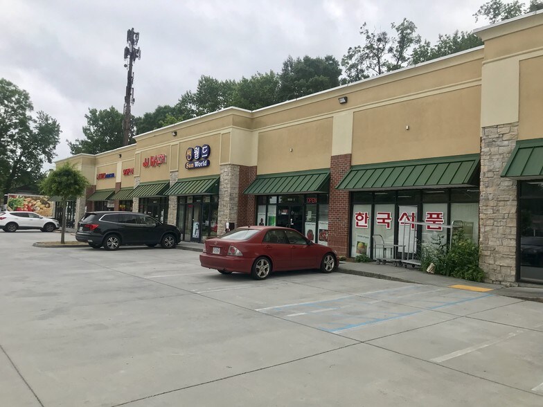 More Photos Of 13633 Warwick Blvd, Newport News Unknown For Lease