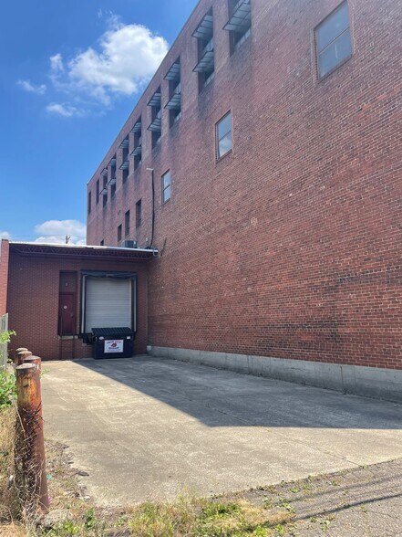 More Photos Of 301 Munson Ave, McKees Rocks Industrial For Lease