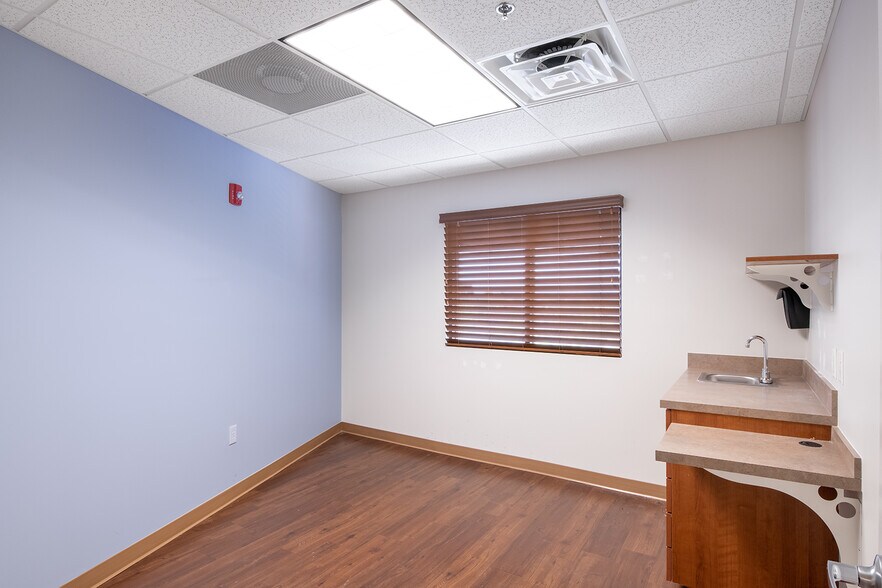 More Photos Of 6909 Old Highway 441, Mount Dora Medical For Lease