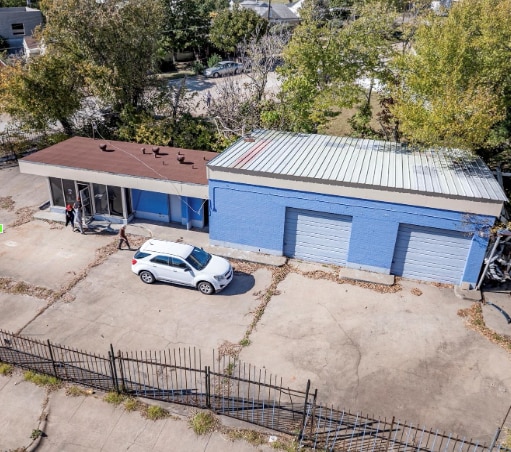 More Photos Of 1111 Fort Worth Ave, Dallas Auto Repair For Sale