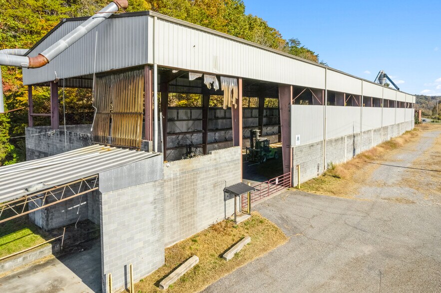 More Photos Of 1641 Fairystone Park Hwy, Stanleytown Warehouse For Sale