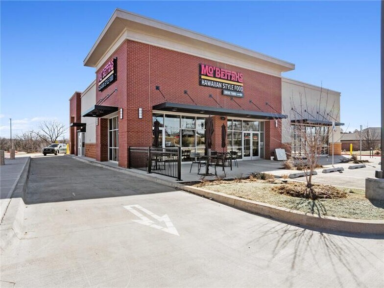 More Photos Of 1140-1148 S Bryant Ave, Edmond Restaurant For Sale