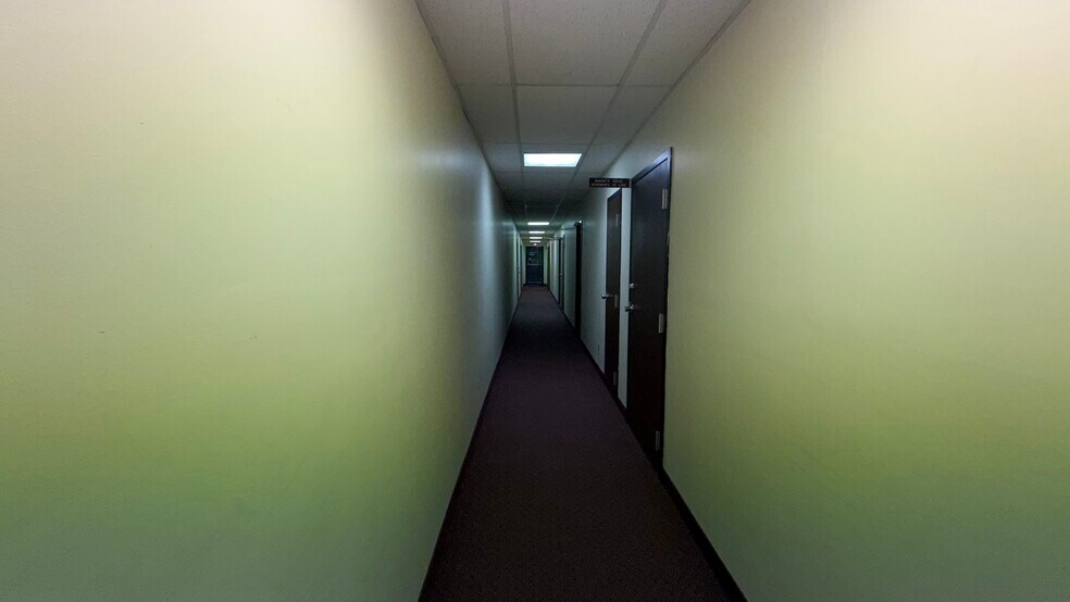 More Photos Of 10533-10535 Farmington Rd, Livonia Medical For Lease