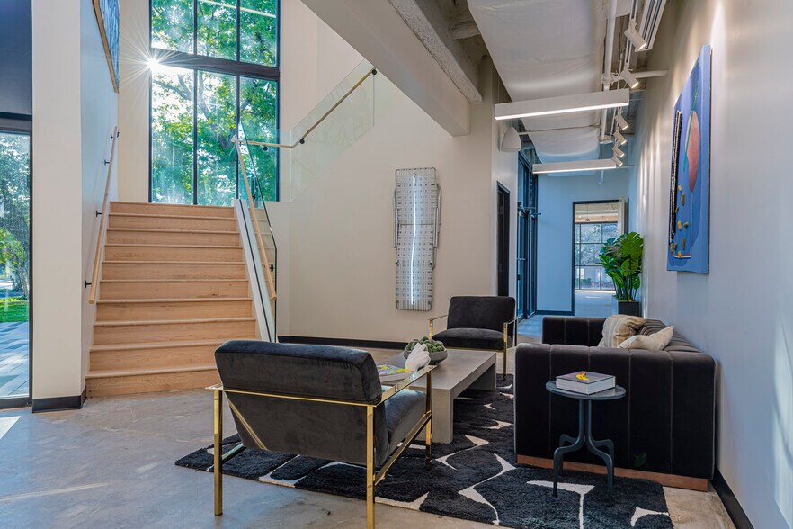 More Photos Of 4621 Ross Ave, Dallas Office For Lease