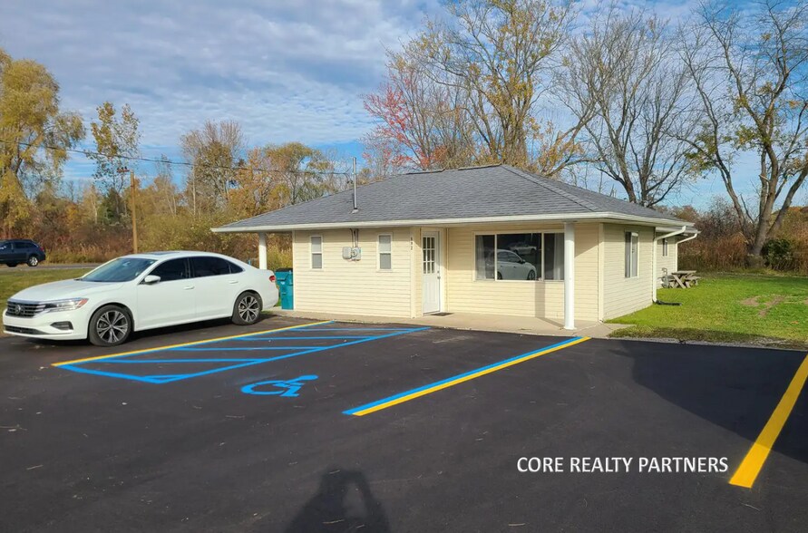 Primary Photo Of 992 Witham Rd, Muskegon Medical For Sale