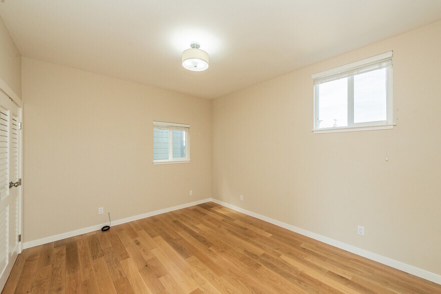 More Photos Of 184 Valley St, San Francisco Apartments For Sale