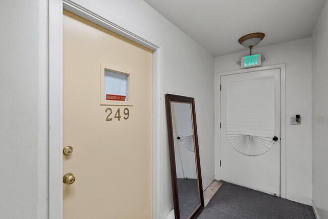 More Photos Of 241 El Camino Real, Menlo Park Storefront Retail Office For Sale