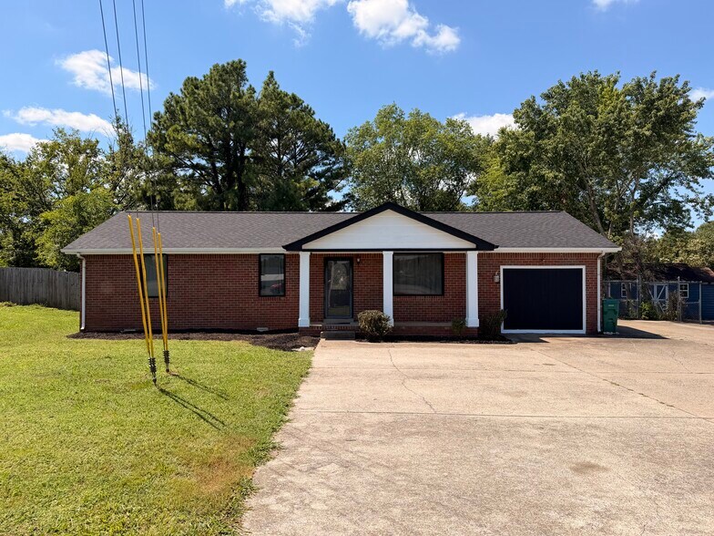 More Photos Of 738 Nissan Dr, Smyrna Office For Sale