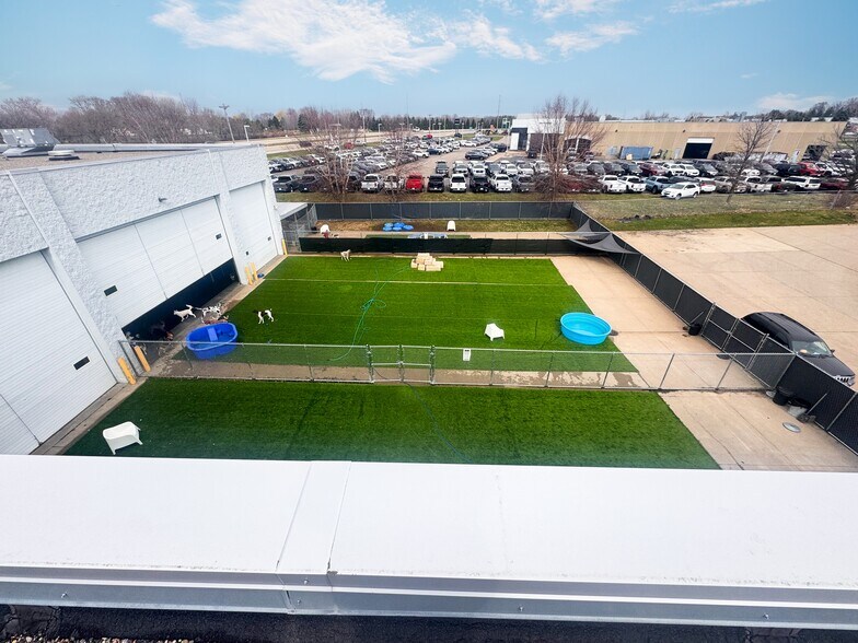 More Photos Of 12260 S Margo Ave, Hastings Showroom For Sale