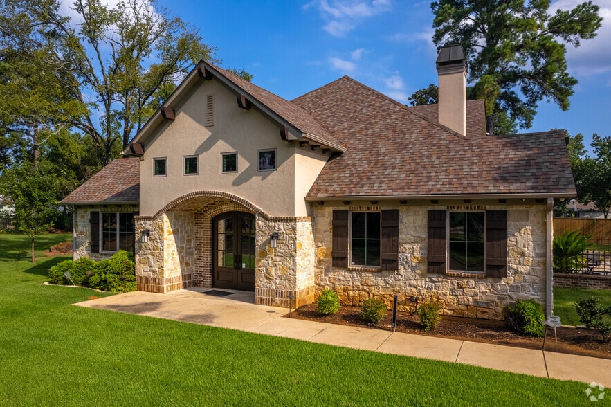 Primary Photo Of 1518 Colony Cir, Longview Office For Sale